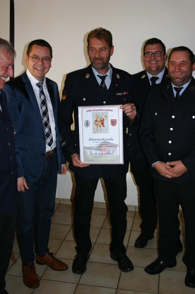 KBR Norbert Süß, 1. Bürgermeister Heinz Pollak, Johann Stadler jun., 2. Kommandant Daniel Schuster, Vorstand Gerald Zillner